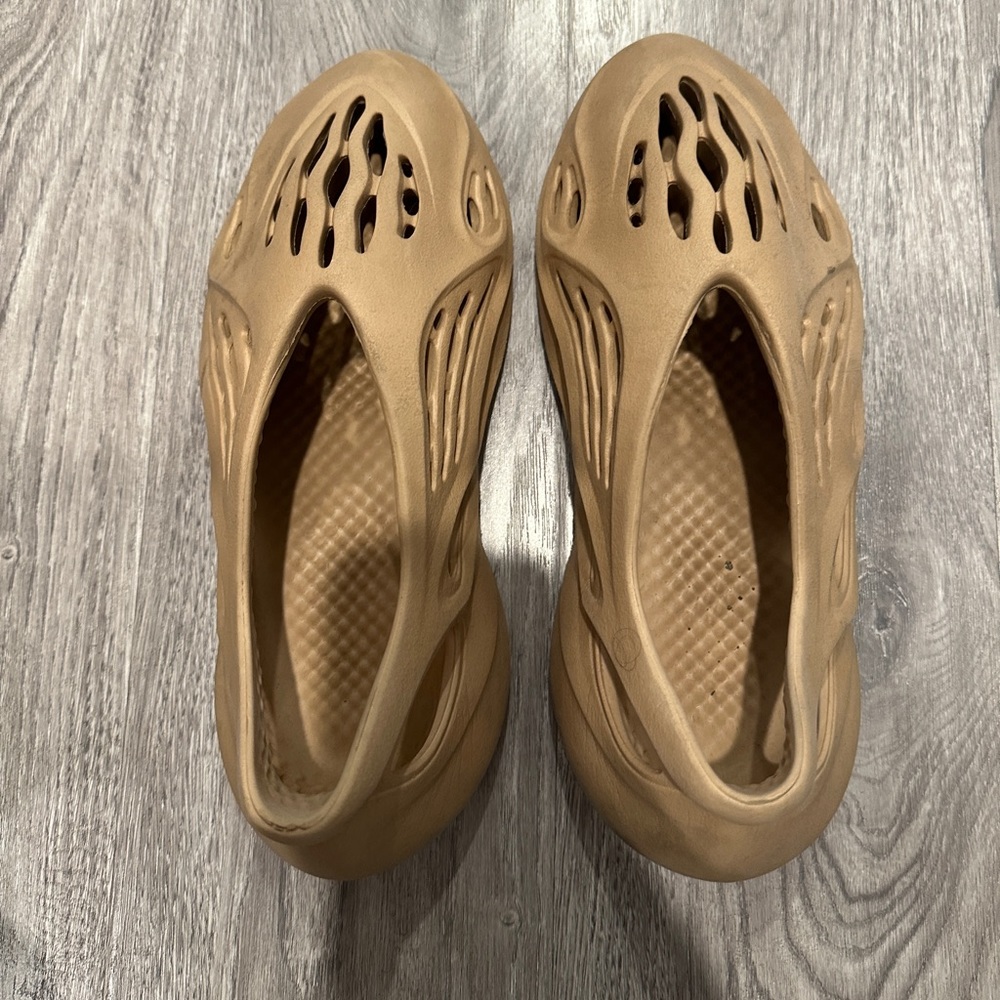 Yeezy foam runners - men’s size 9